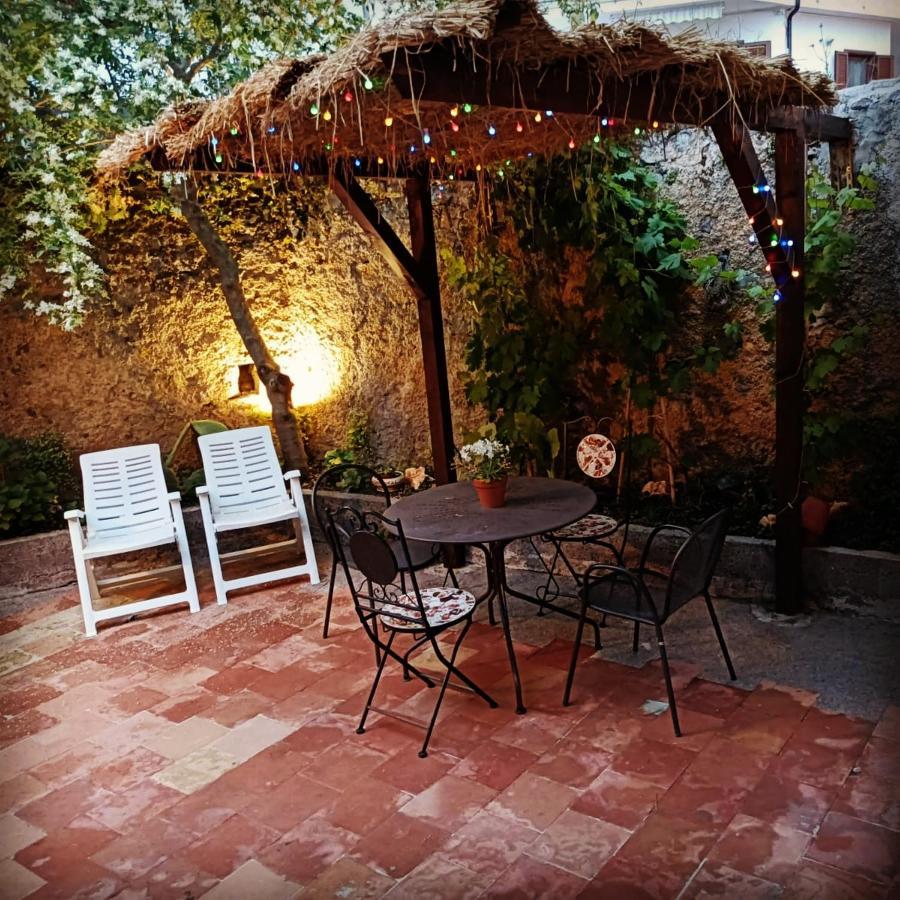 דירות פוליקסטרו בוסנטינו Adelina E Il Bosso מראה חיצוני תמונה
